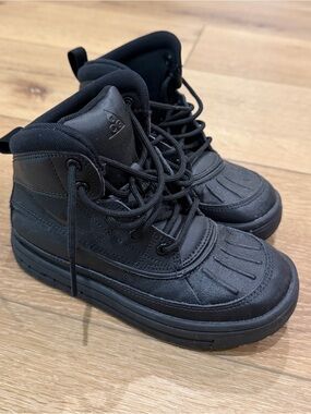 EUC Nike ACG Woodside II Triple Black Hiking/Casual Leather Nylon Boots 12.5C